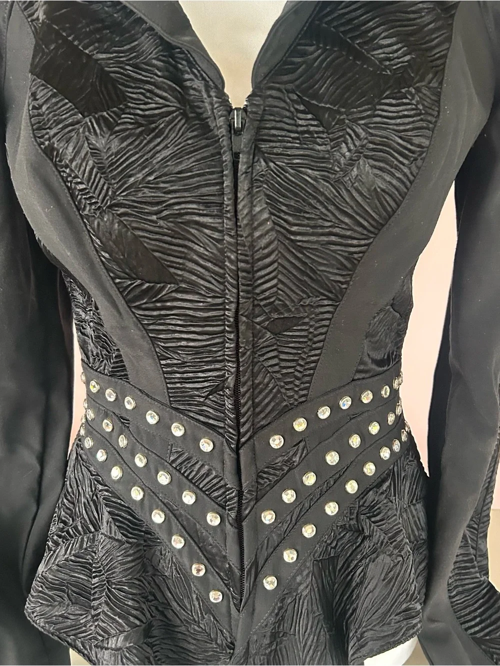 Stunning Y2K bling Caché Textured Zip-Front Jacket with Studded Waist - Picture 4 of 8